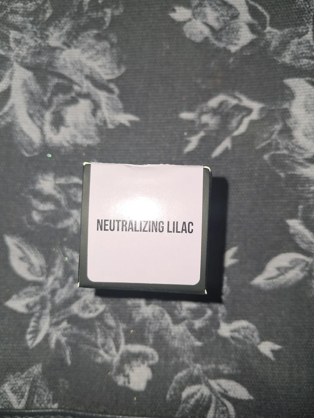 HUDA BEAUTY Easy Bake Shade Shifter - Neatralizing Lilac